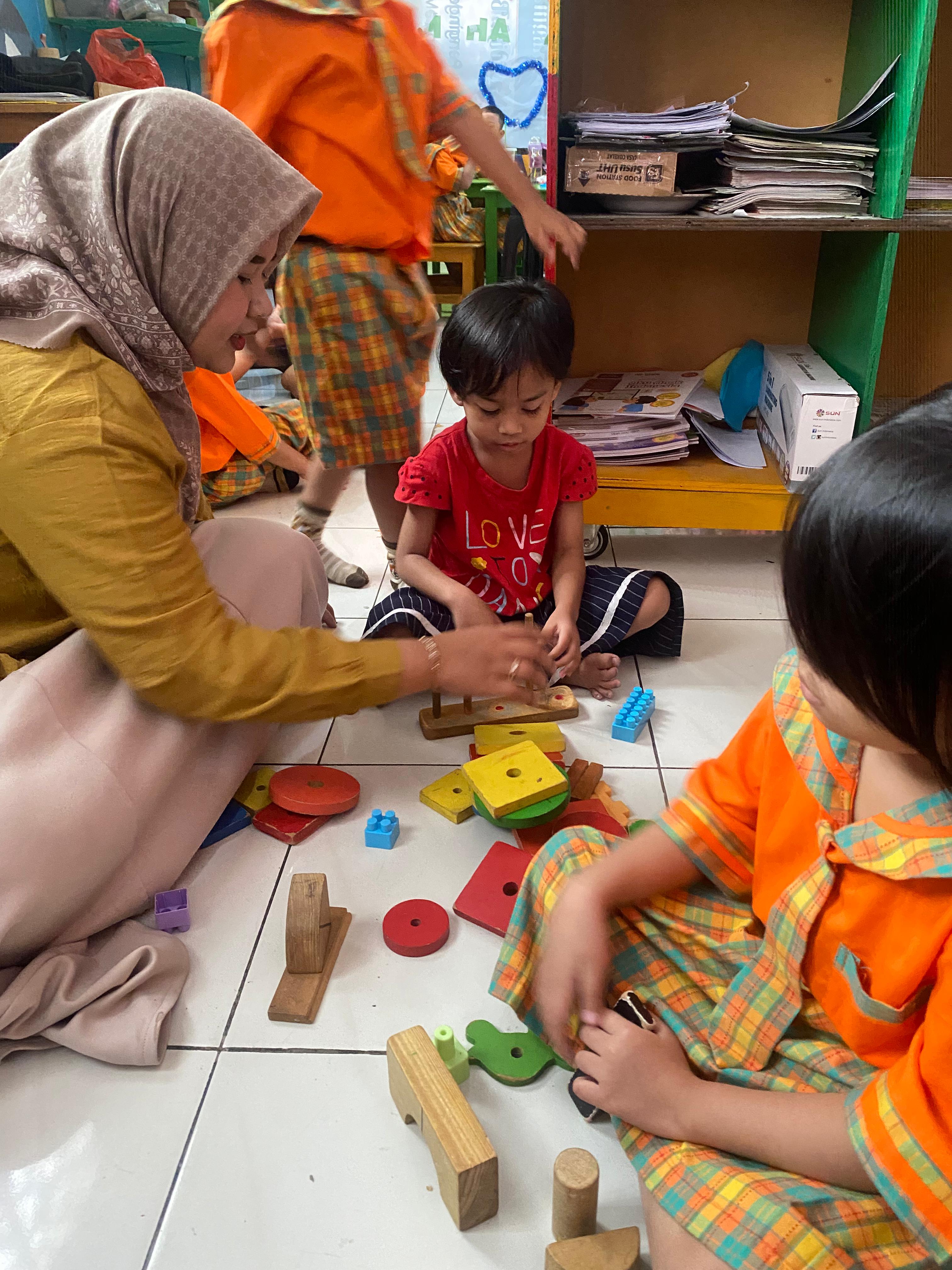 Kaki kecil Levanka Bersekolah